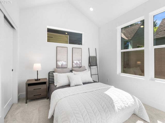 9227 N Seneca St, Portland, OR 97213