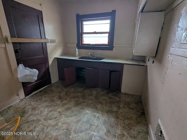 809 Bush Street, Toledo, OH 43604