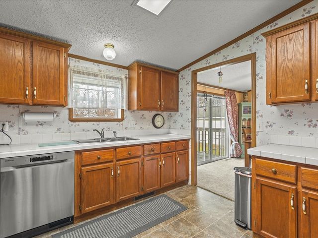 5410 Autumnash Lane, Machesney Park, IL 61115