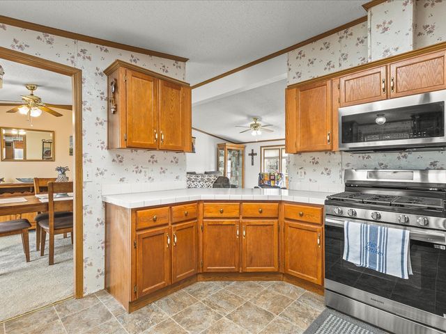 5410 Autumnash Lane, Machesney Park, IL 61115