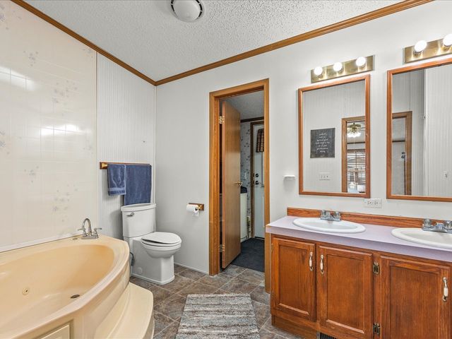 5410 Autumnash Lane, Machesney Park, IL 61115