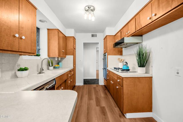 253 Redwood Drive, Pasadena, CA 91105