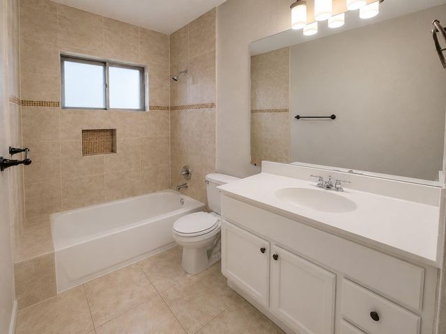 2301 Lees Court, League City, TX 77573