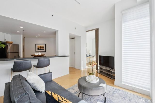 220 Lombard Street 323, San Francisco, CA 94111