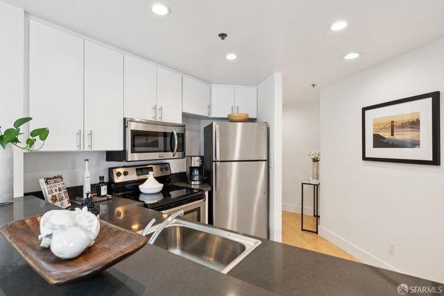 220 Lombard Street 323, San Francisco, CA 94111