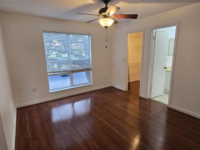 4115 CHATHAM OAK COURT 218, Tampa, FL 33624