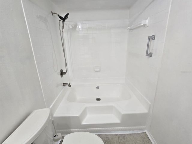 4115 CHATHAM OAK COURT 218, Tampa, FL 33624
