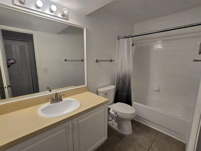 4115 CHATHAM OAK COURT 218, Tampa, FL 33624