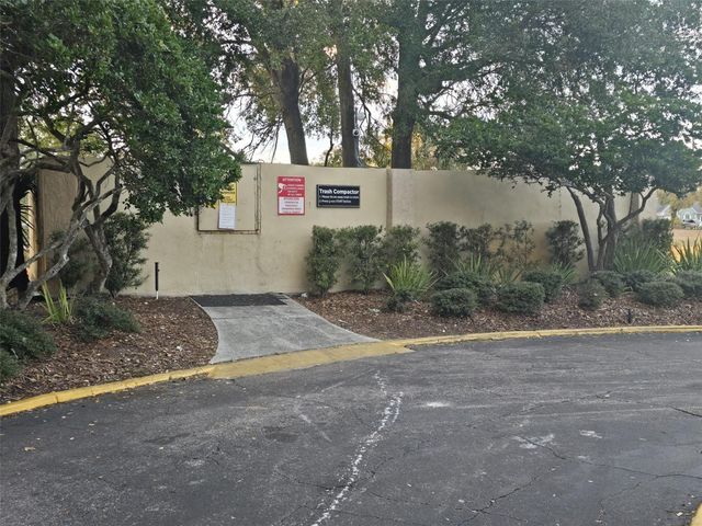 4115 CHATHAM OAK COURT 218, Tampa, FL 33624