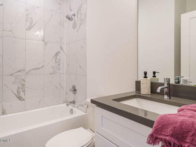 1527 Urban Trace Lane, Raleigh, NC 27608