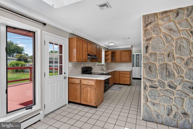 24 MARLIN DR, Newark, DE 19713