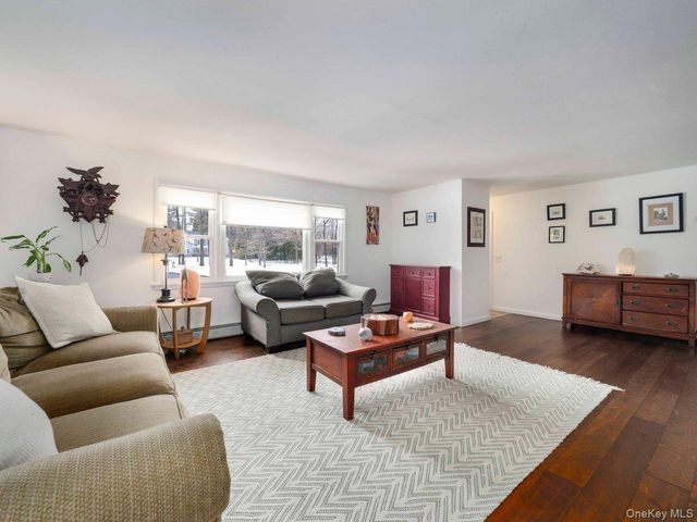 14 Harrigan Road, Hopewell Junction, NY 12533