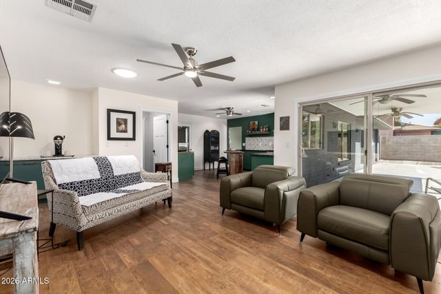 4643 W TOWNLEY Avenue, Glendale, AZ 85302