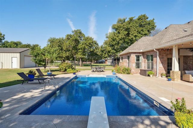 2369 Blue Spruce Drive, Blanchard, OK 73010