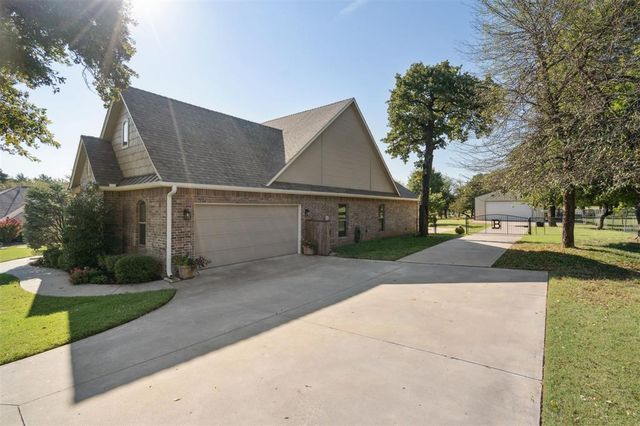 2369 Blue Spruce Drive, Blanchard, OK 73010