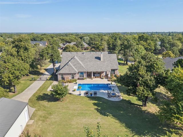 2369 Blue Spruce Drive, Blanchard, OK 73010