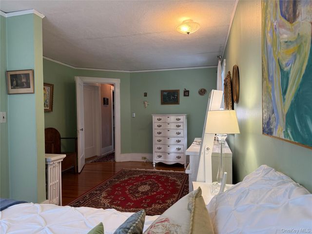 6 Laurel Road, Sloatsburg, NY 10974