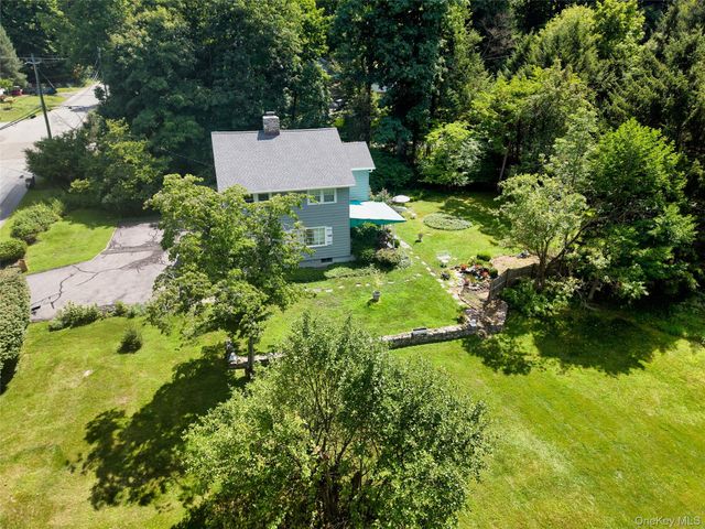 6 Laurel Road, Sloatsburg, NY 10974
