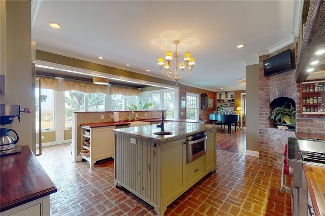 400 Stevens Road, St Simons Island, GA 31522