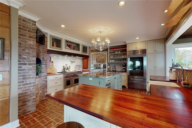 400 Stevens Road, St Simons Island, GA 31522