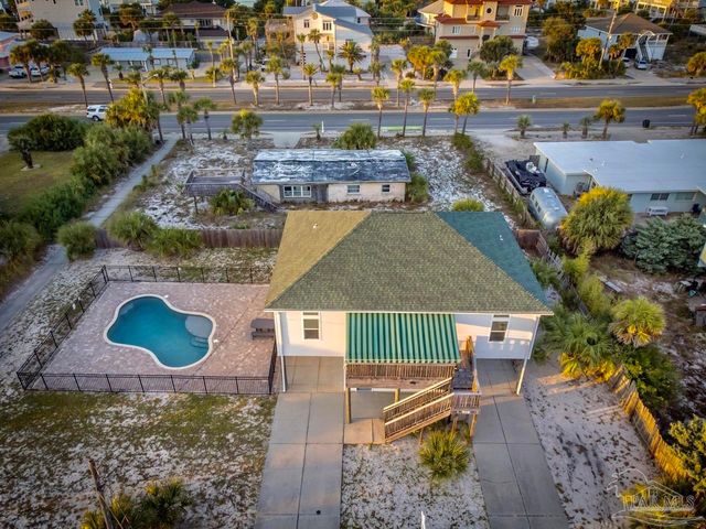 709 Maldonado Dr, Pensacola Beach, FL 32561