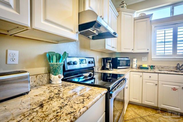 709 Maldonado Dr, Pensacola Beach, FL 32561