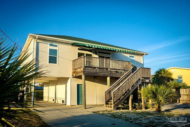709 Maldonado Dr, Pensacola Beach, FL 32561