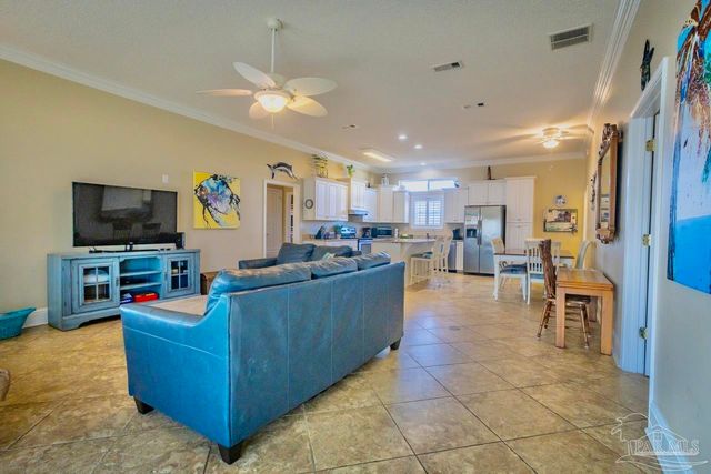 709 Maldonado Dr, Pensacola Beach, FL 32561