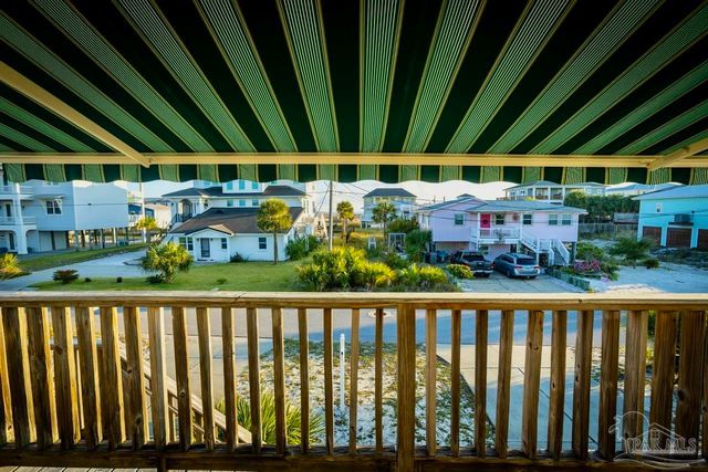 709 Maldonado Dr, Pensacola Beach, FL 32561