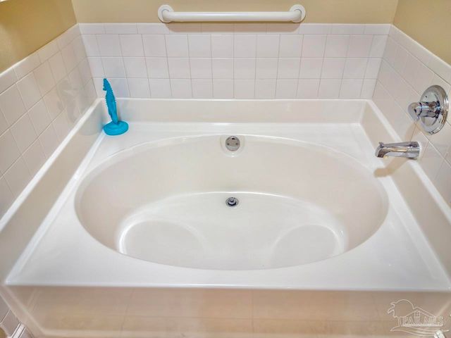 709 Maldonado Dr, Pensacola Beach, FL 32561