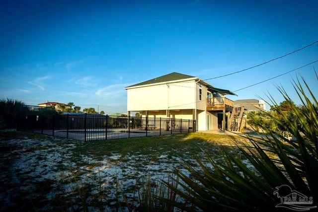 709 Maldonado Dr, Pensacola Beach, FL 32561