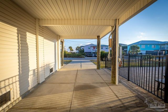 709 Maldonado Dr, Pensacola Beach, FL 32561