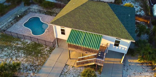 709 Maldonado Dr, Pensacola Beach, FL 32561