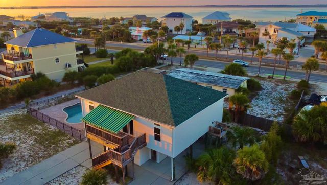 709 Maldonado Dr, Pensacola Beach, FL 32561