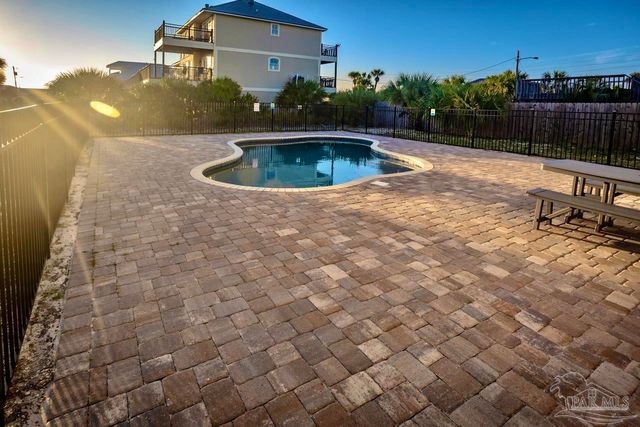 709 Maldonado Dr, Pensacola Beach, FL 32561