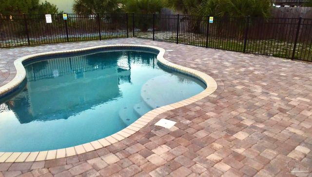 709 Maldonado Dr, Pensacola Beach, FL 32561