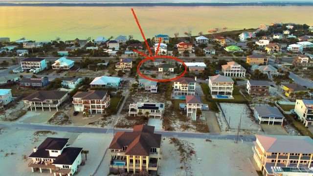 709 Maldonado Dr, Pensacola Beach, FL 32561