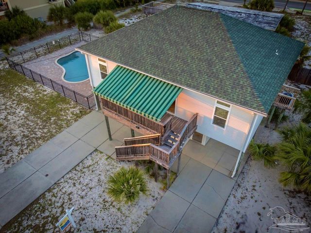 709 Maldonado Dr, Pensacola Beach, FL 32561