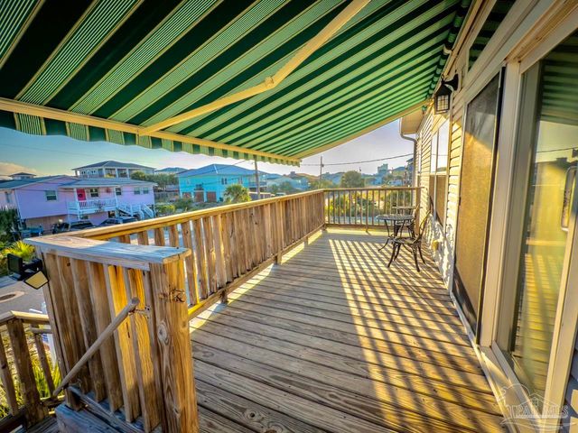 709 Maldonado Dr, Pensacola Beach, FL 32561