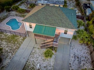 709 Maldonado Dr, Pensacola Beach, FL 32561