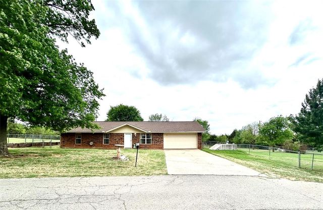 623 W Morgan Drive, Guthrie, OK 73044