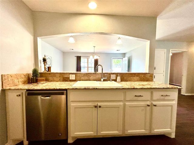 623 W Morgan Drive, Guthrie, OK 73044