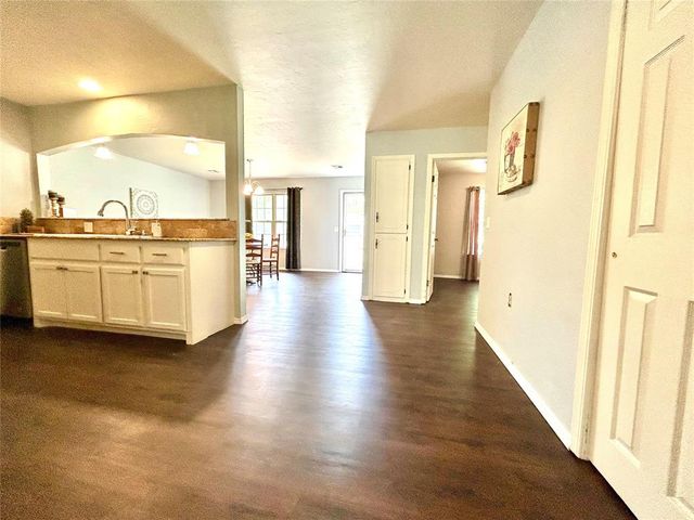 623 W Morgan Drive, Guthrie, OK 73044