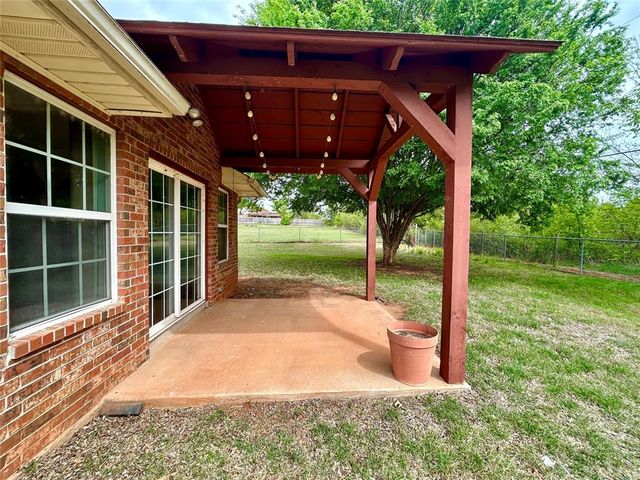 623 W Morgan Drive, Guthrie, OK 73044