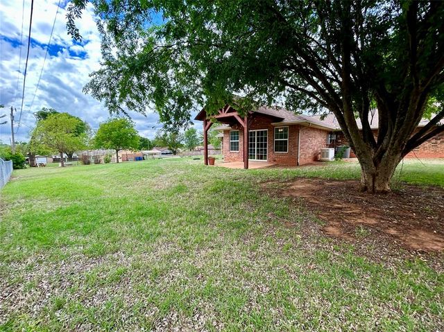 623 W Morgan Drive, Guthrie, OK 73044
