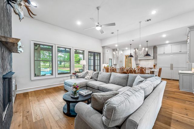 217 E Bay Drive, Bridgeport, TX 76426