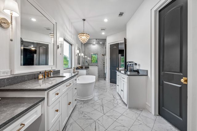 217 E Bay Drive, Bridgeport, TX 76426