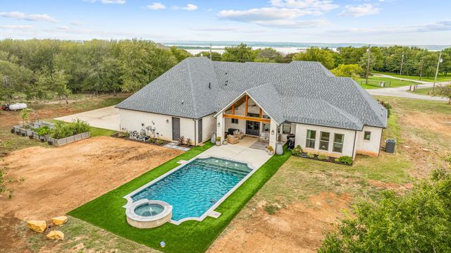 217 E Bay Drive, Bridgeport, TX 76426