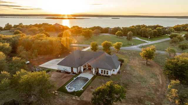 217 E Bay Drive, Bridgeport, TX 76426