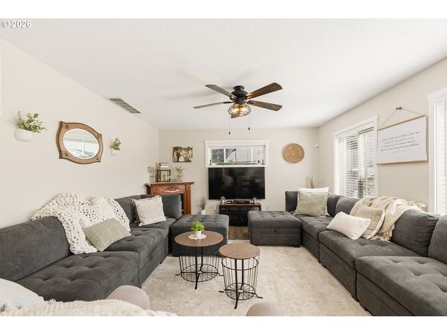 28021 Ne 176TH Pl, Battle Ground, WA 98604